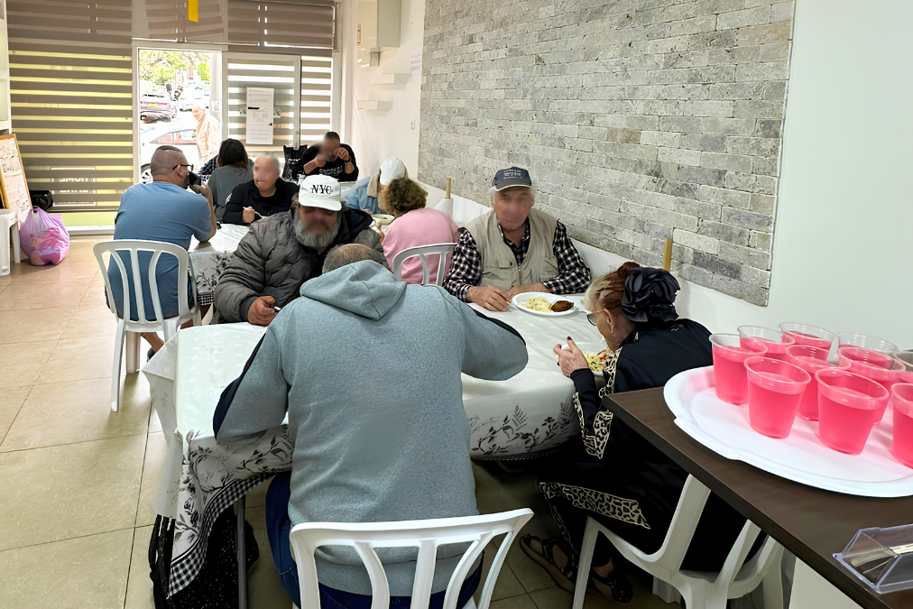 Humanitarian Aid – Warm Meals